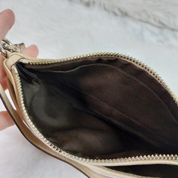 Coach Women's Cream Leather Mini Bag/Wristlet - Picture 5 of 12